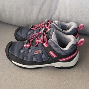 Girl's Keen Footwear Targhee Hiking Shoe Navy and Pink Size 1